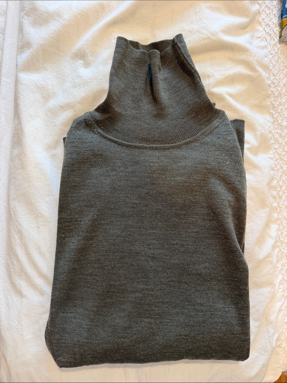 Suitsupply Olive Turtleneck Sweater. Merino wool
